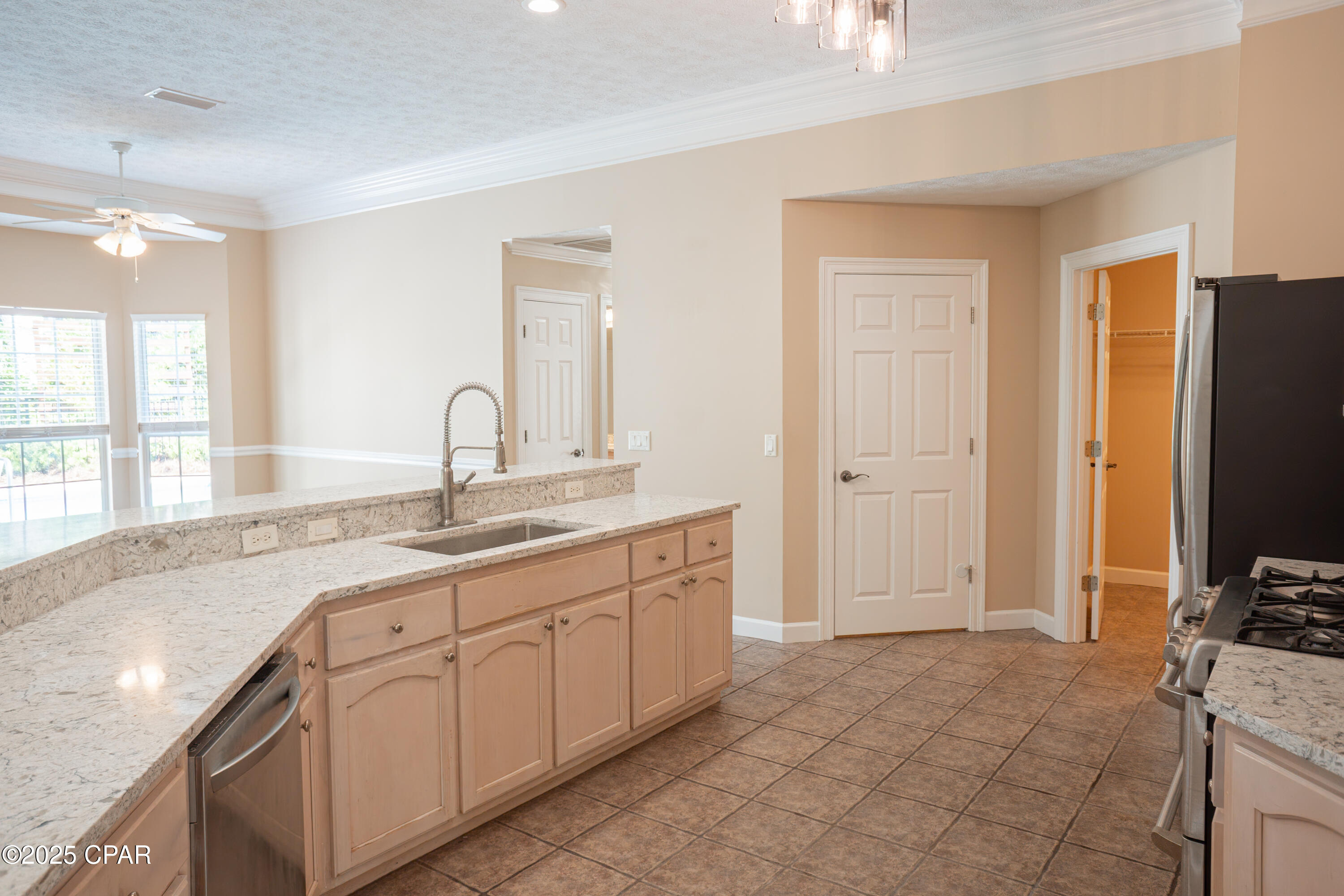 Image 11 For 3522 Fox Run Boulevard