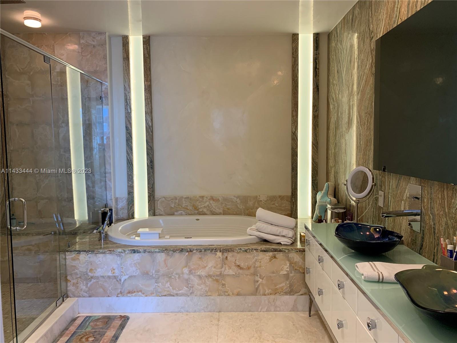 15901 Collins Ave #4107, Sunny Isles Beach FL 33160