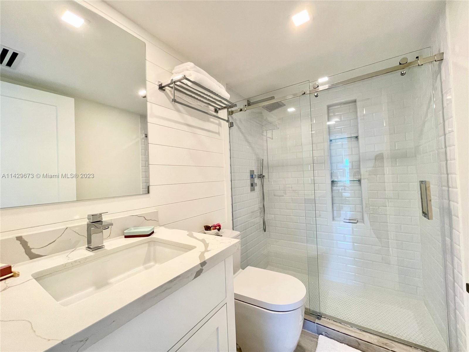 155 Ocean Lane Dr #809, Key Biscayne FL 33149