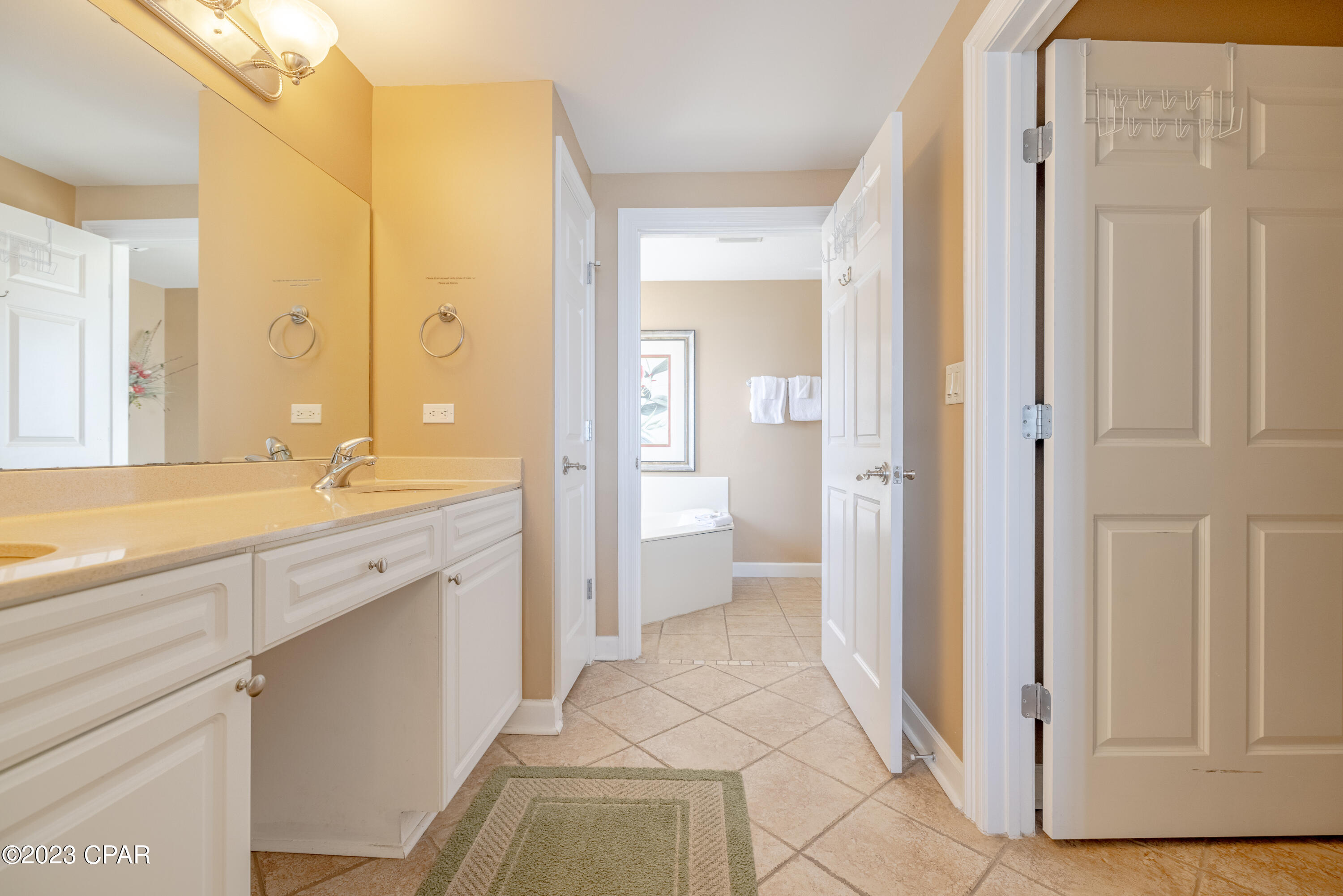 Image 24 For 9450 Thomas Drive 1711a