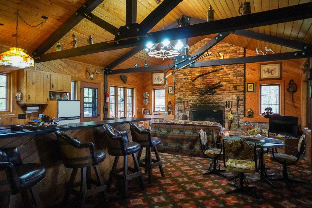 Undocumented Lake Property 9115 Cardinal Ln Photo 11