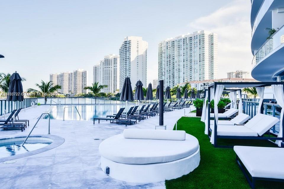3250 NE 188th St #UPH01, Aventura FL 33180