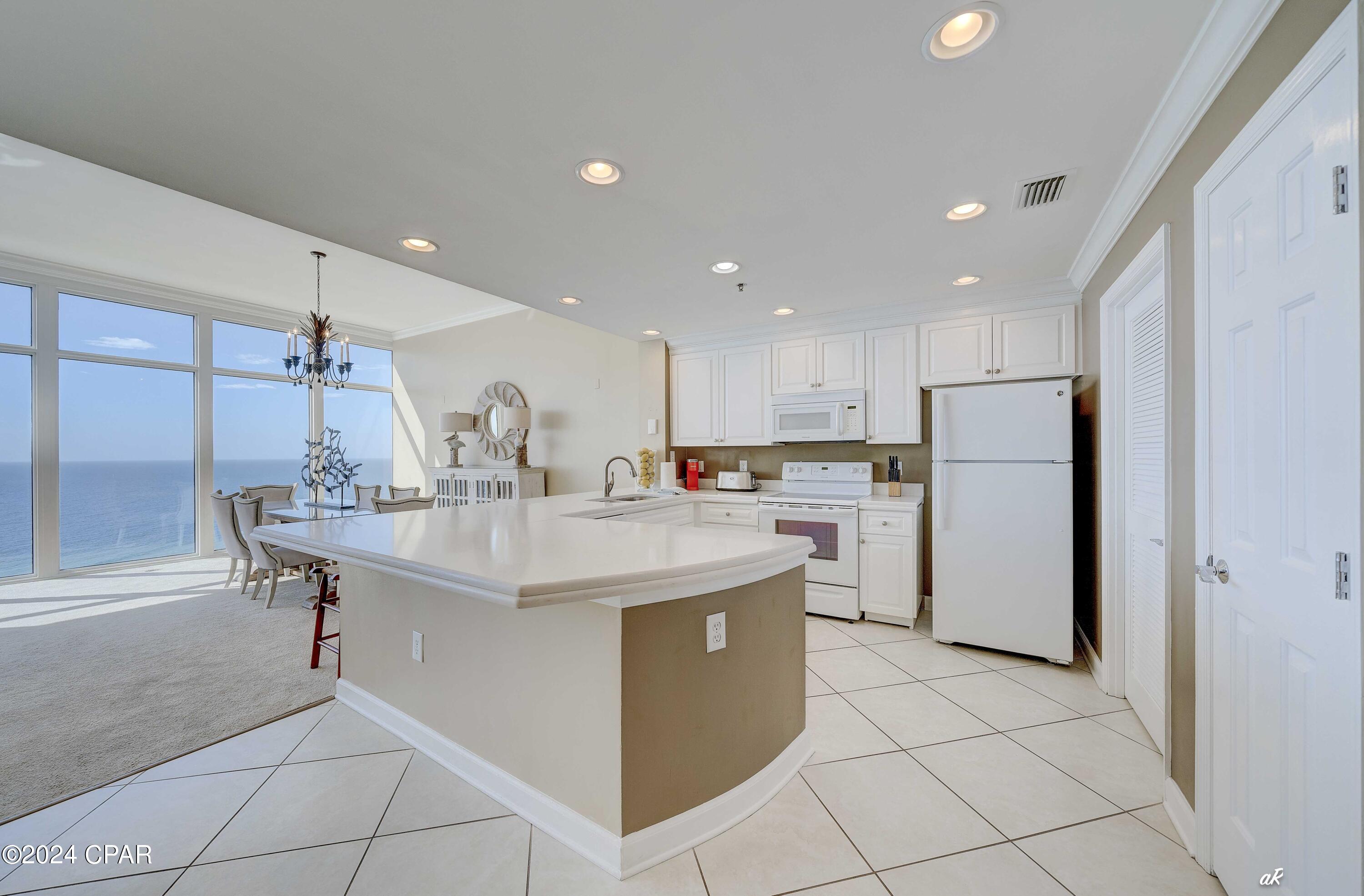 Image 13 For 6627 Thomas Drive 1601