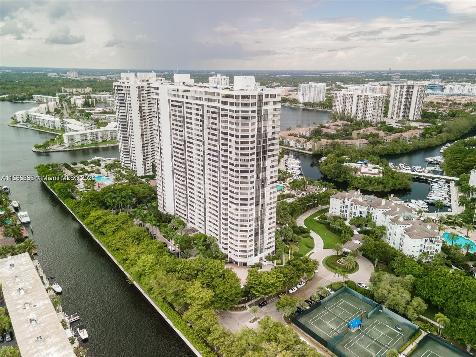 Condo for Sale in Aventura, FL
