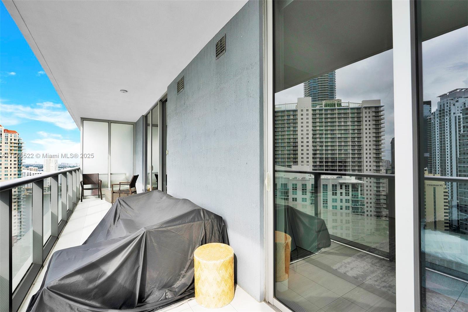 1300 Brickell Bay Dr #2701, Miami FL 33131