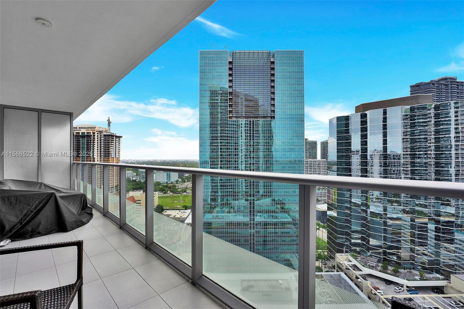 1300 Brickell Bay Dr #2701, Miami FL 33131