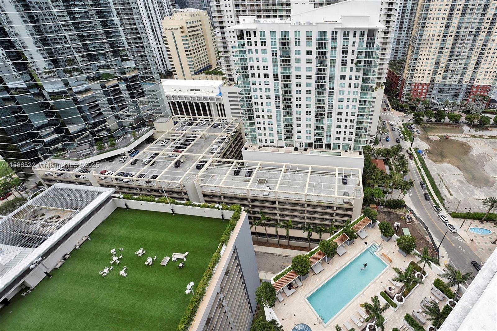 1300 Brickell Bay Dr #2701, Miami FL 33131
