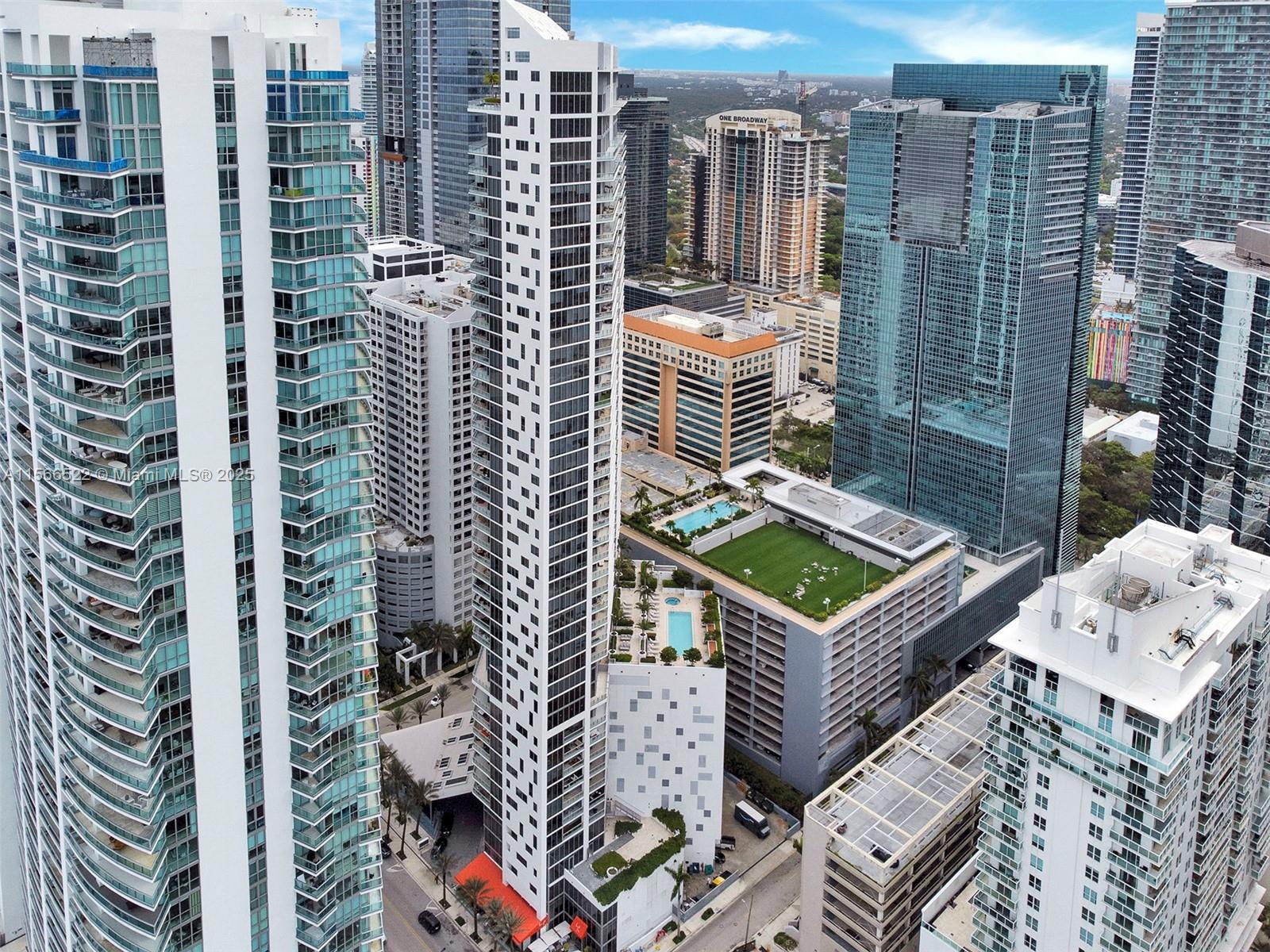 1300 Brickell Bay Dr #2701, Miami FL 33131