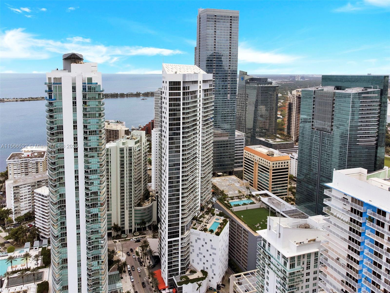 1300 Brickell Bay Dr #2701, Miami FL 33131