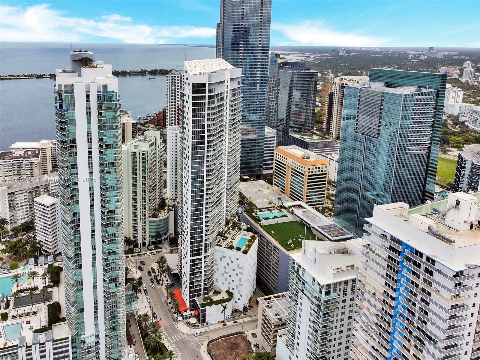 1300 Brickell Bay Dr #2701, Miami FL 33131