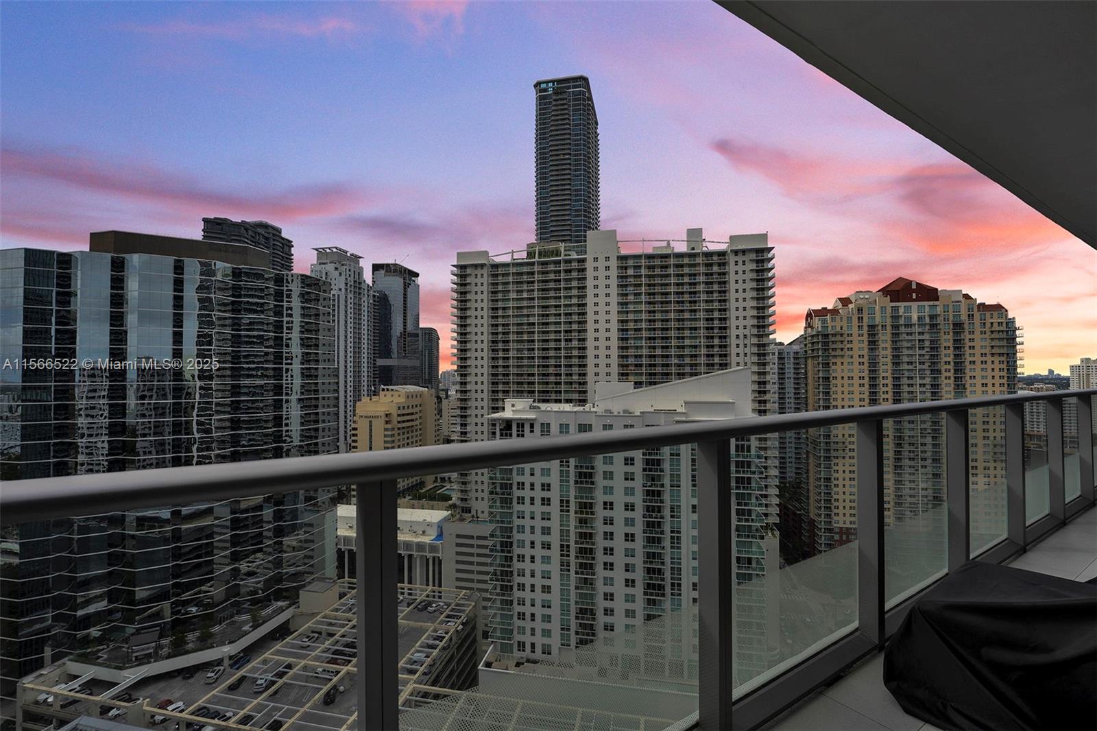 1300 Brickell Bay Dr #2701, Miami FL 33131