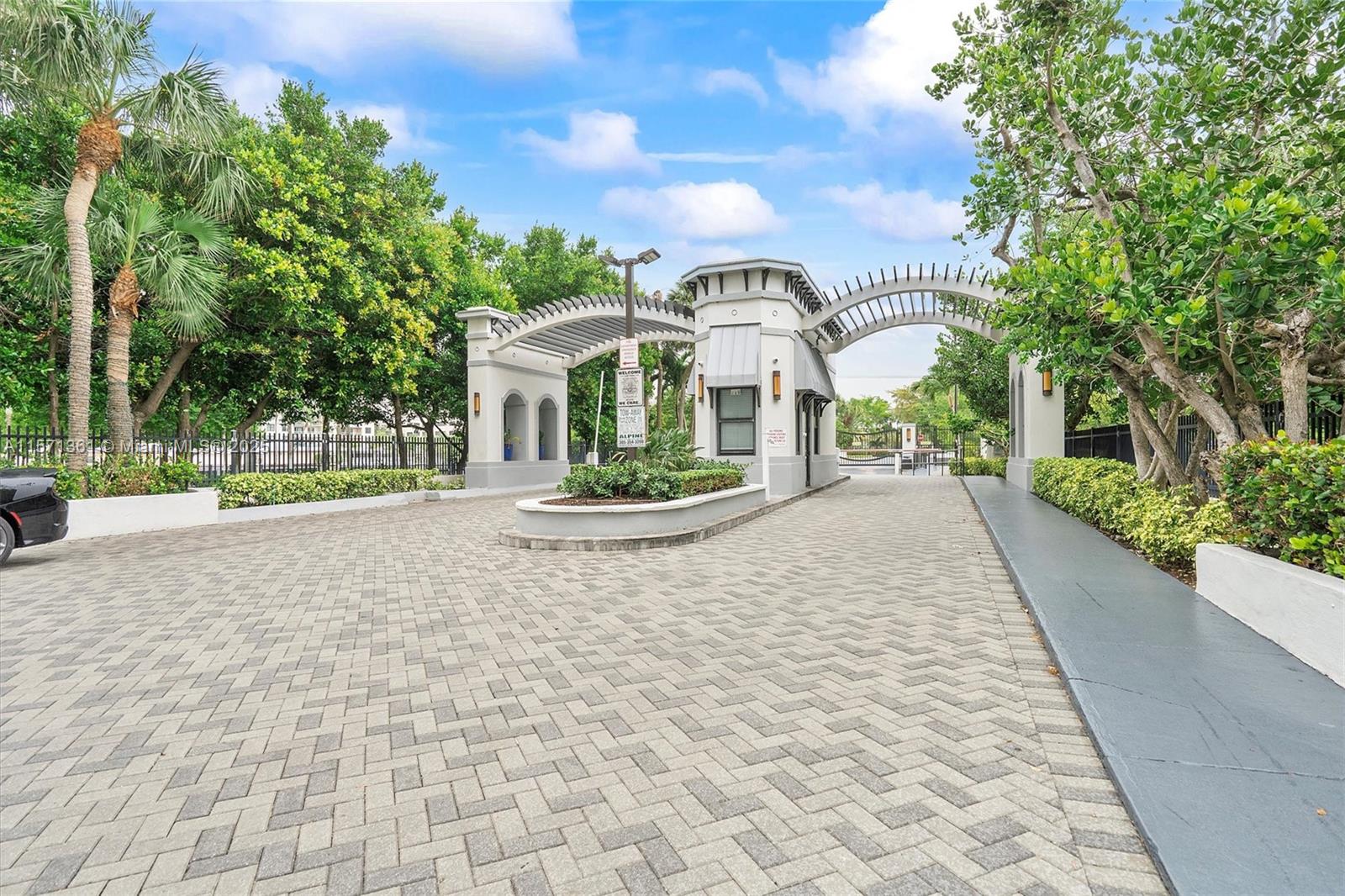 456 Poinciana Dr Unit 1620, Sunny Isles Beach, Florida 33160