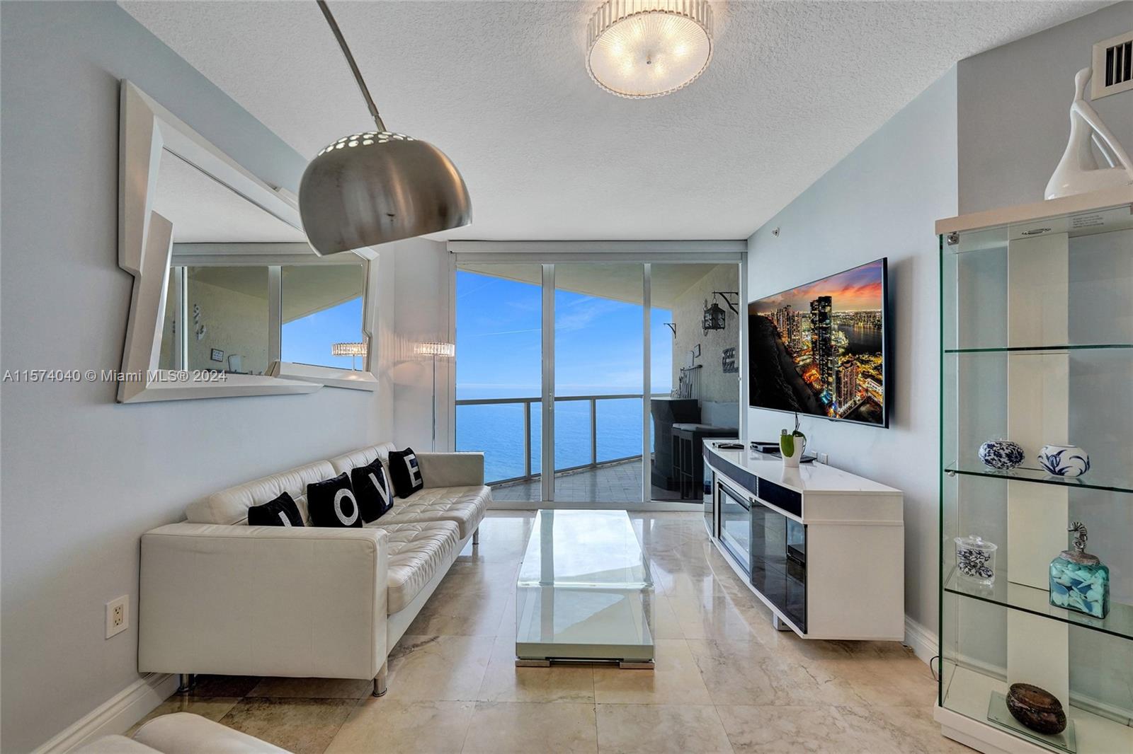 Apartamento para Alugar em Sunny Isles Beach, FL