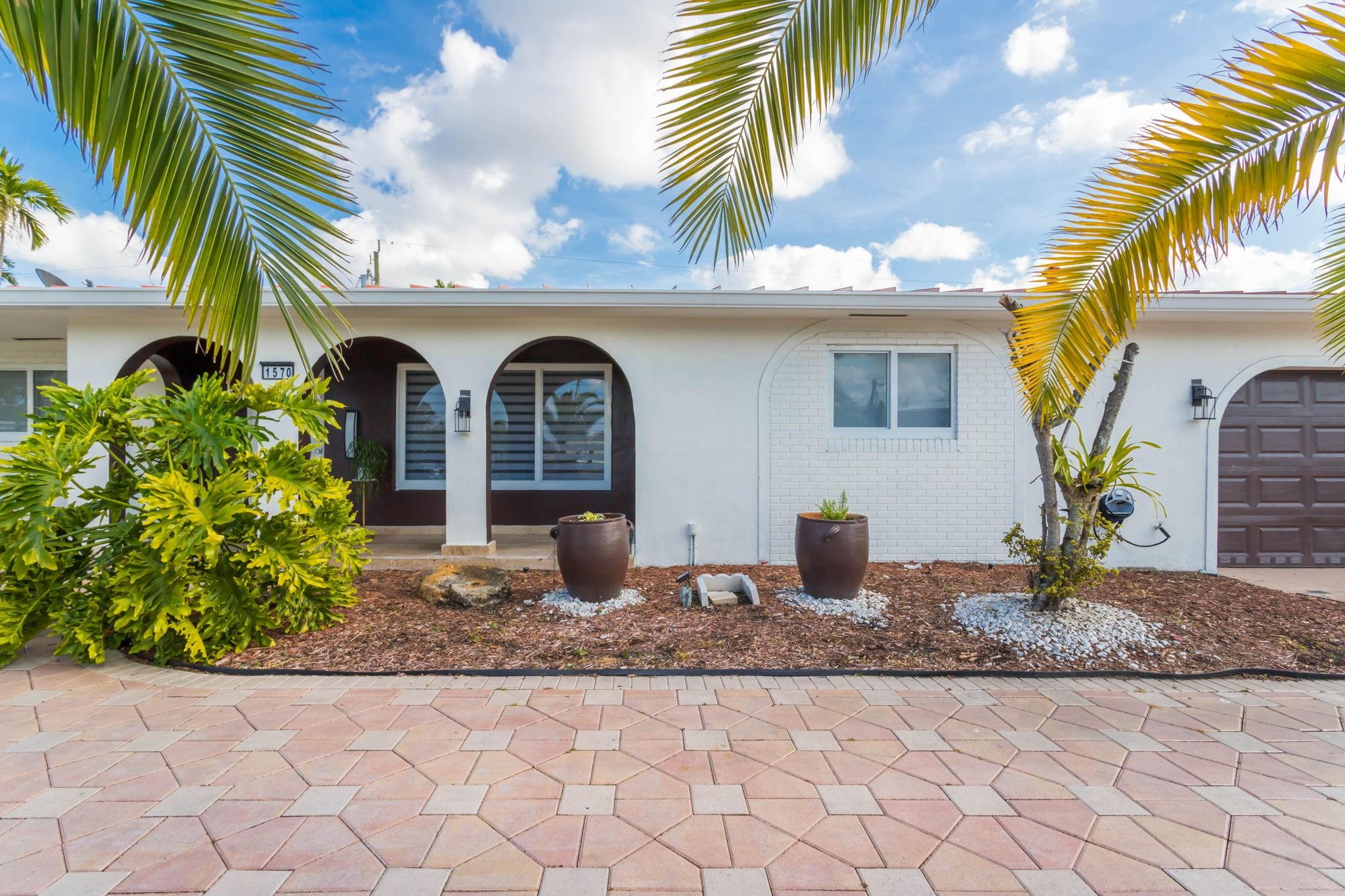 Homes for sale in Hialeah, FL | 1570 W 78Th Ter, Hialeah, FL 33014 | MLS# F10436025