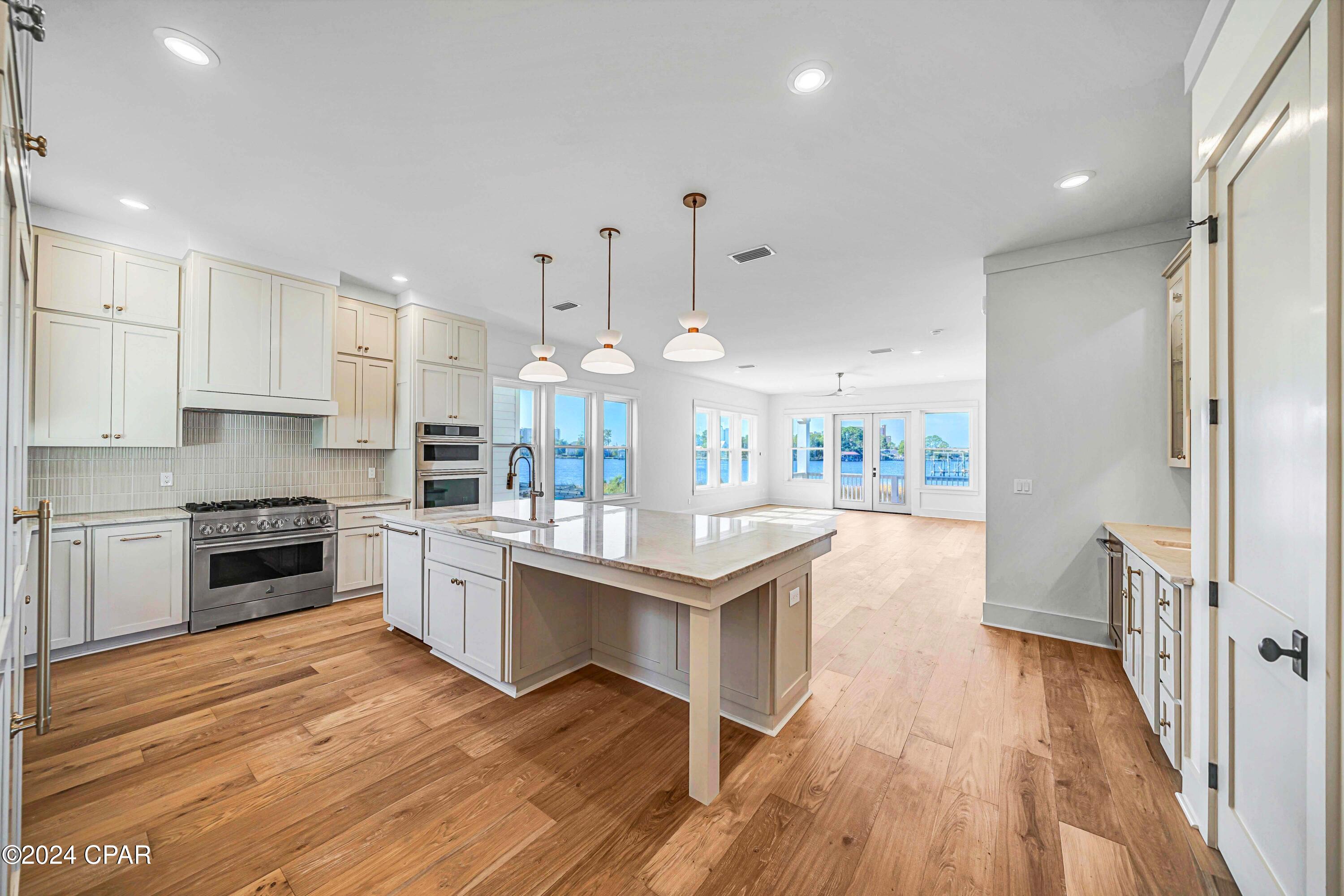 Image 7 For 6627 Lagoon Drive