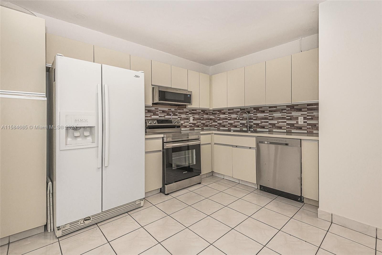 8877 Collins Ave #905, Surfside FL 33154