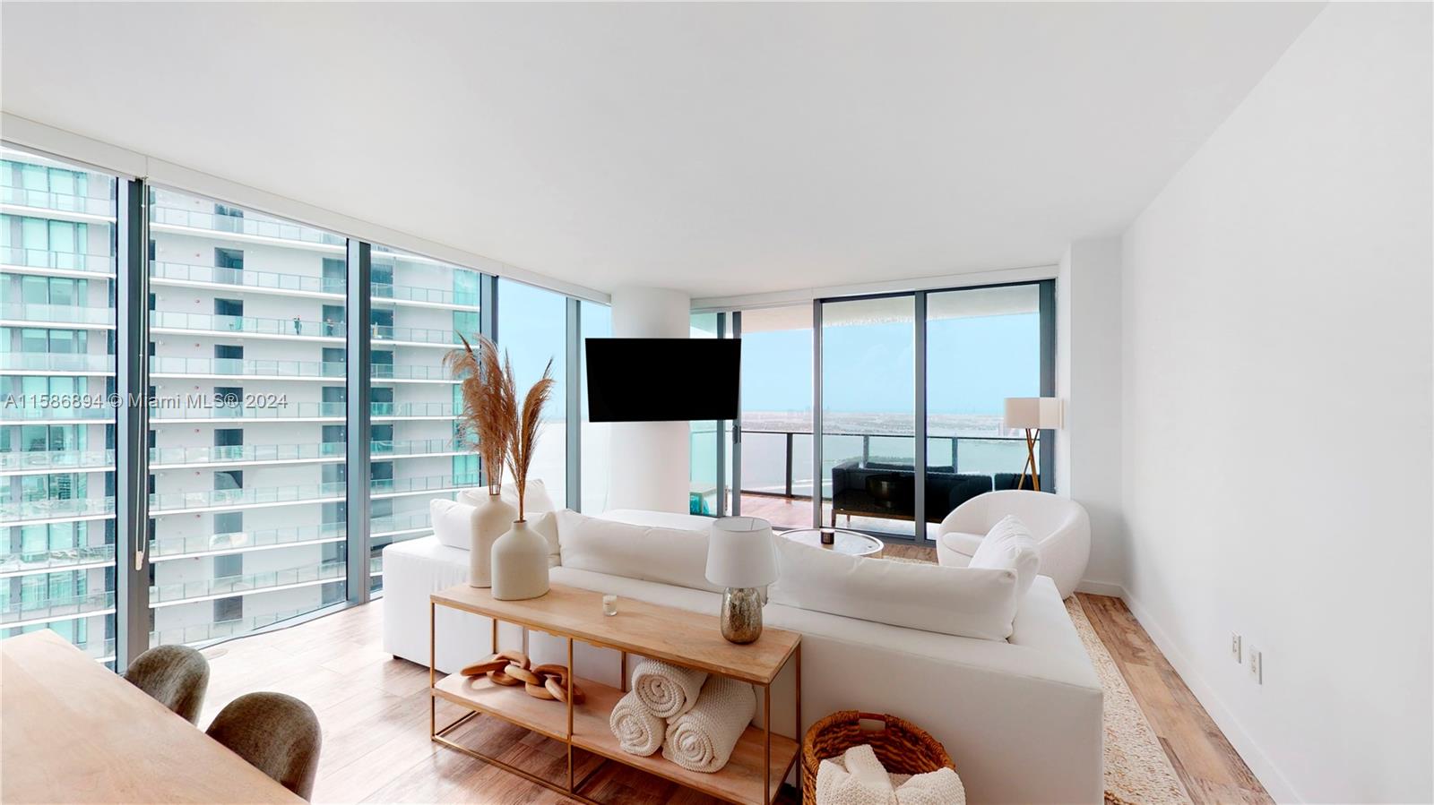 Apartamento à Venda em Miami, FL
