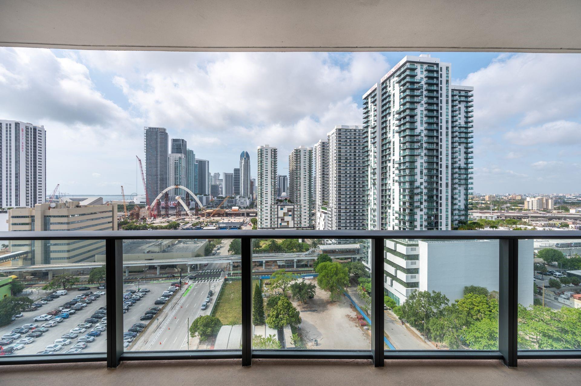 Condo for Sale in Miami, FL