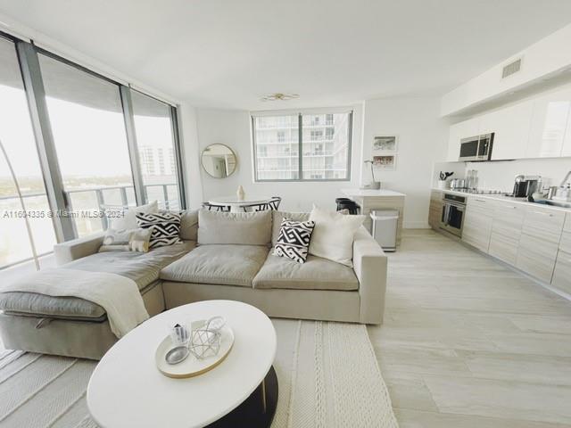 Apartamento à Venda em Miami, FL