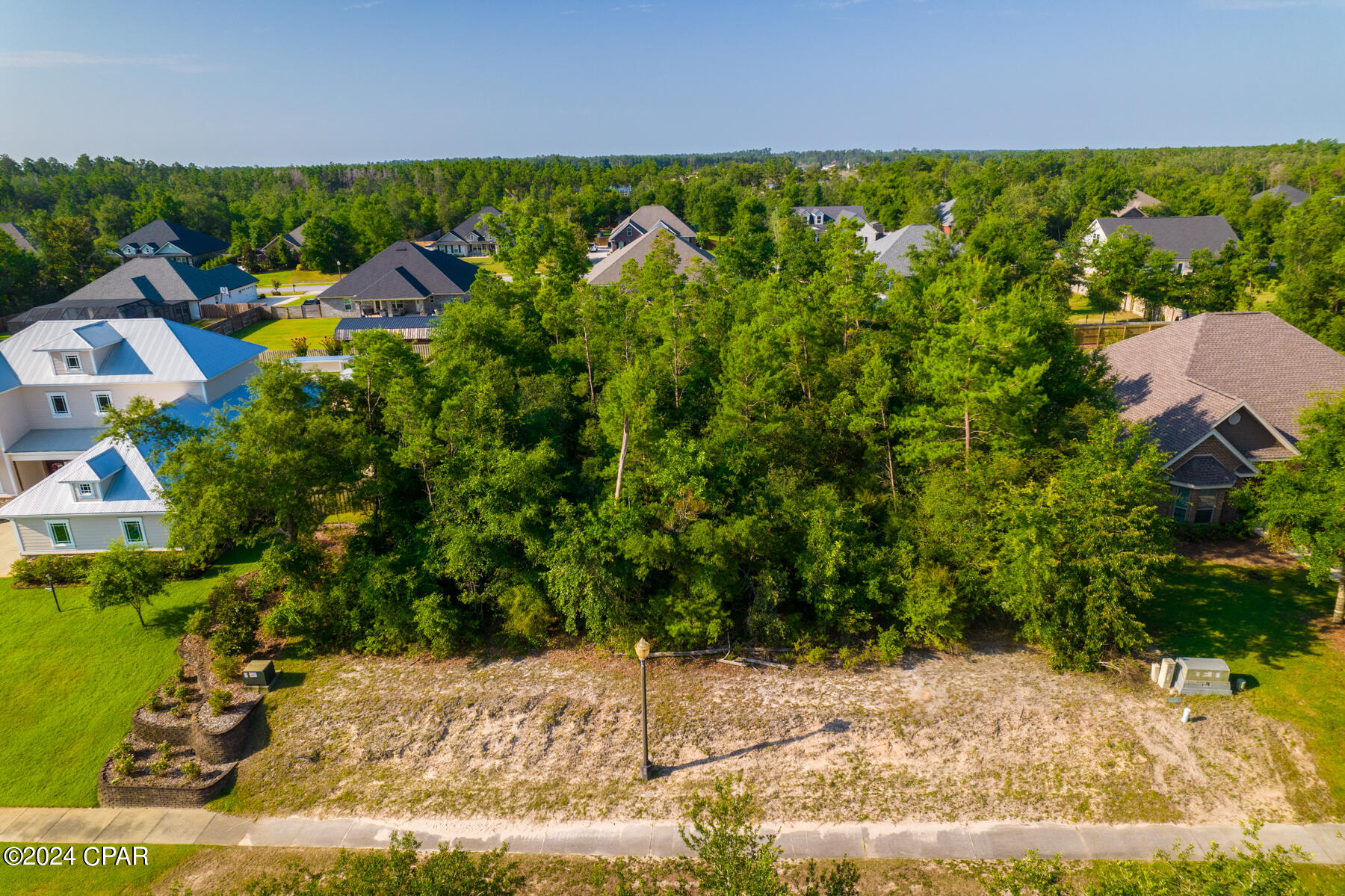 Image 3 For 154 Lake Merial Boulevard