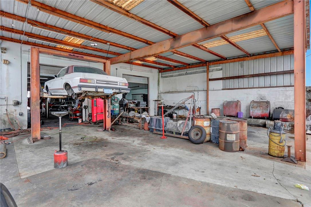 1040 NE 44th St, Oakland Park, FL 33334