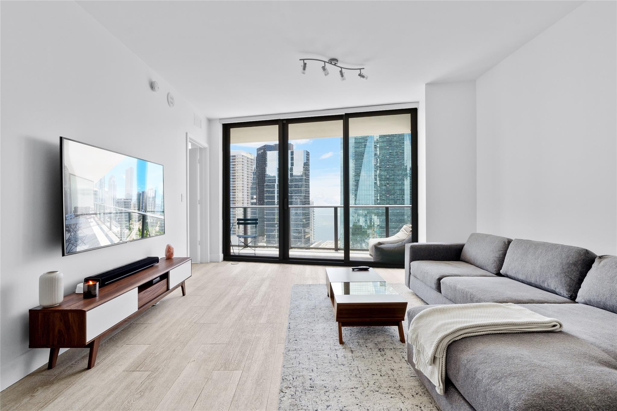 Condo for Sale in Miami, FL