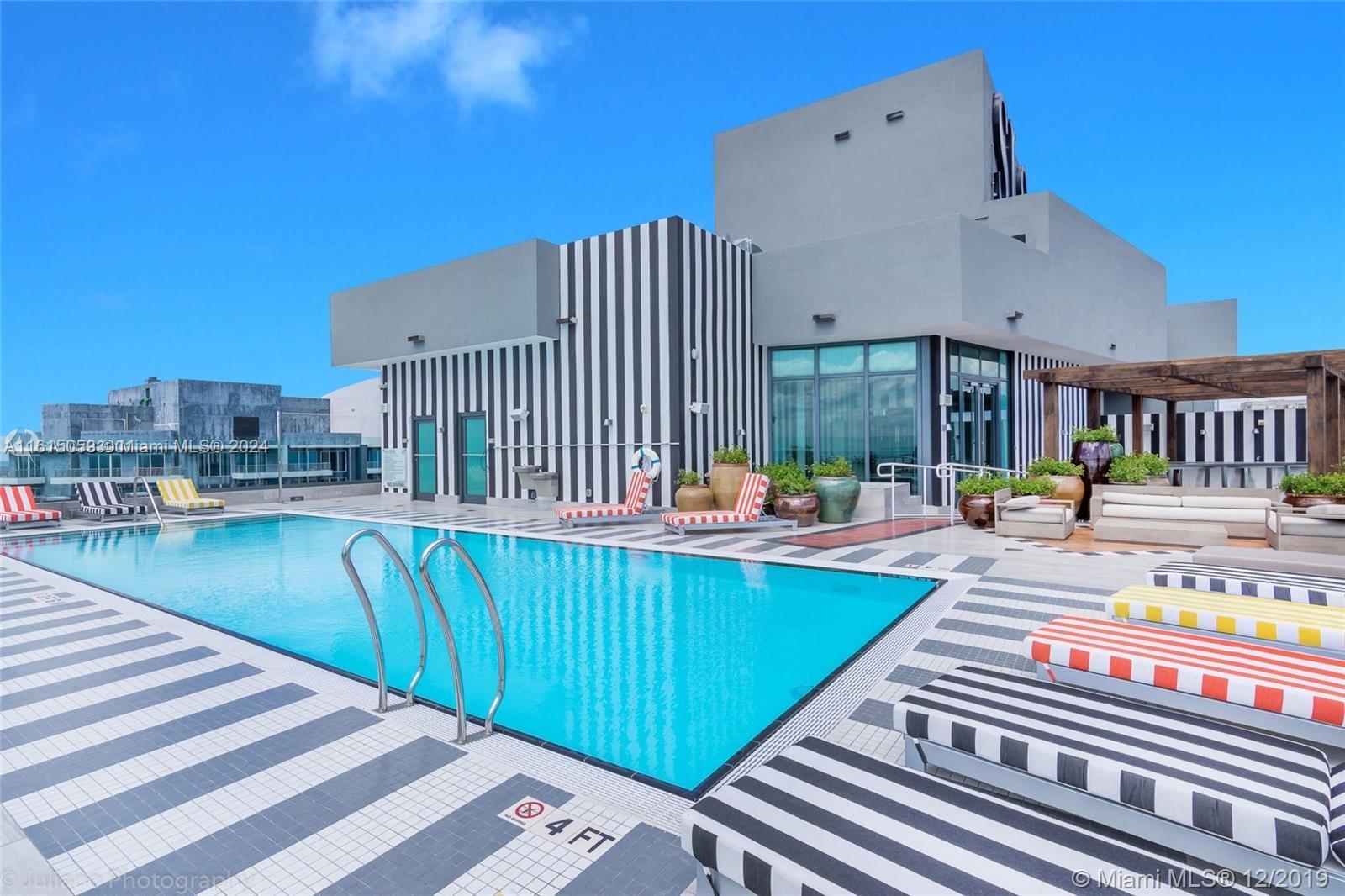 Apartamento à Venda em Miami, FL