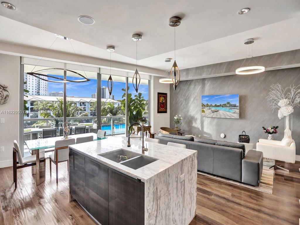 Condo for Rent in Aventura, FL