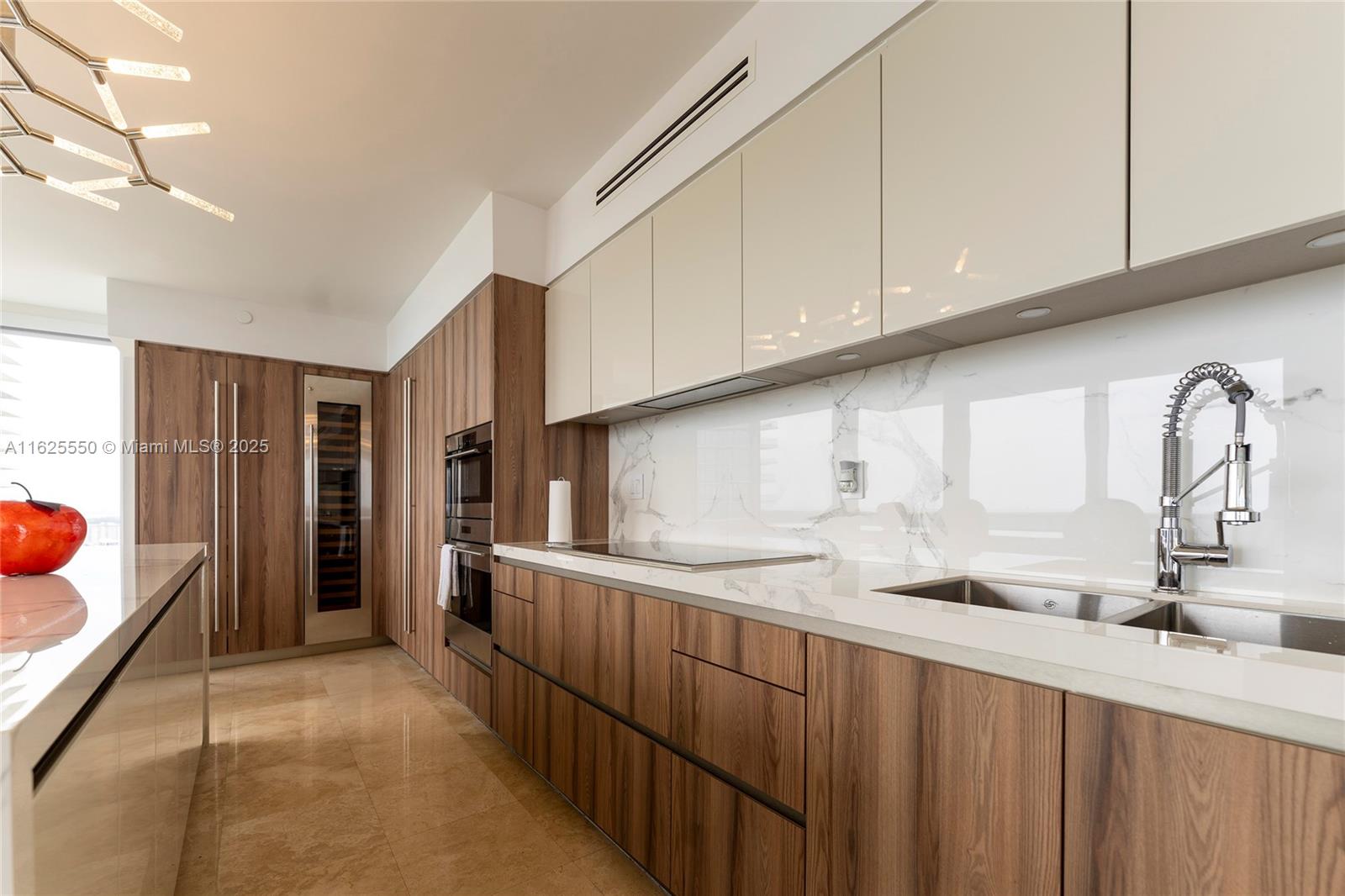 Apartamento para Alugar em Sunny Isles Beach, FL