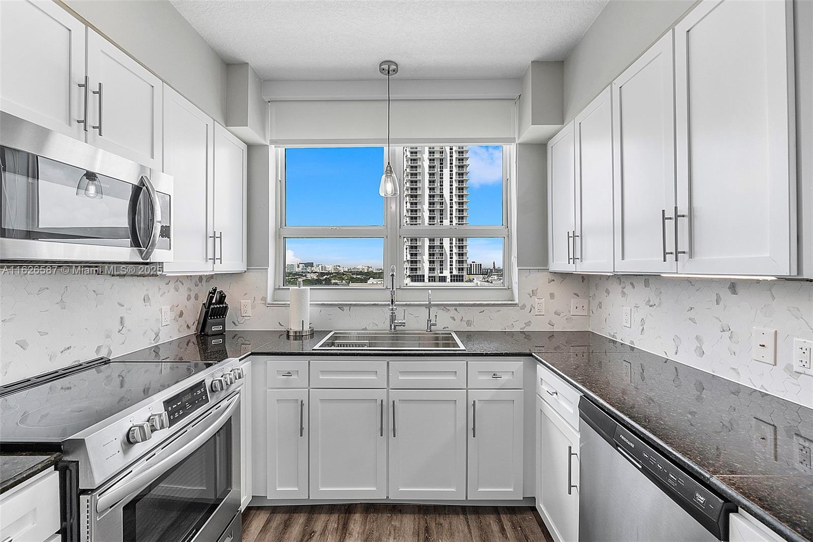 Condo for Sale in Miami, FL