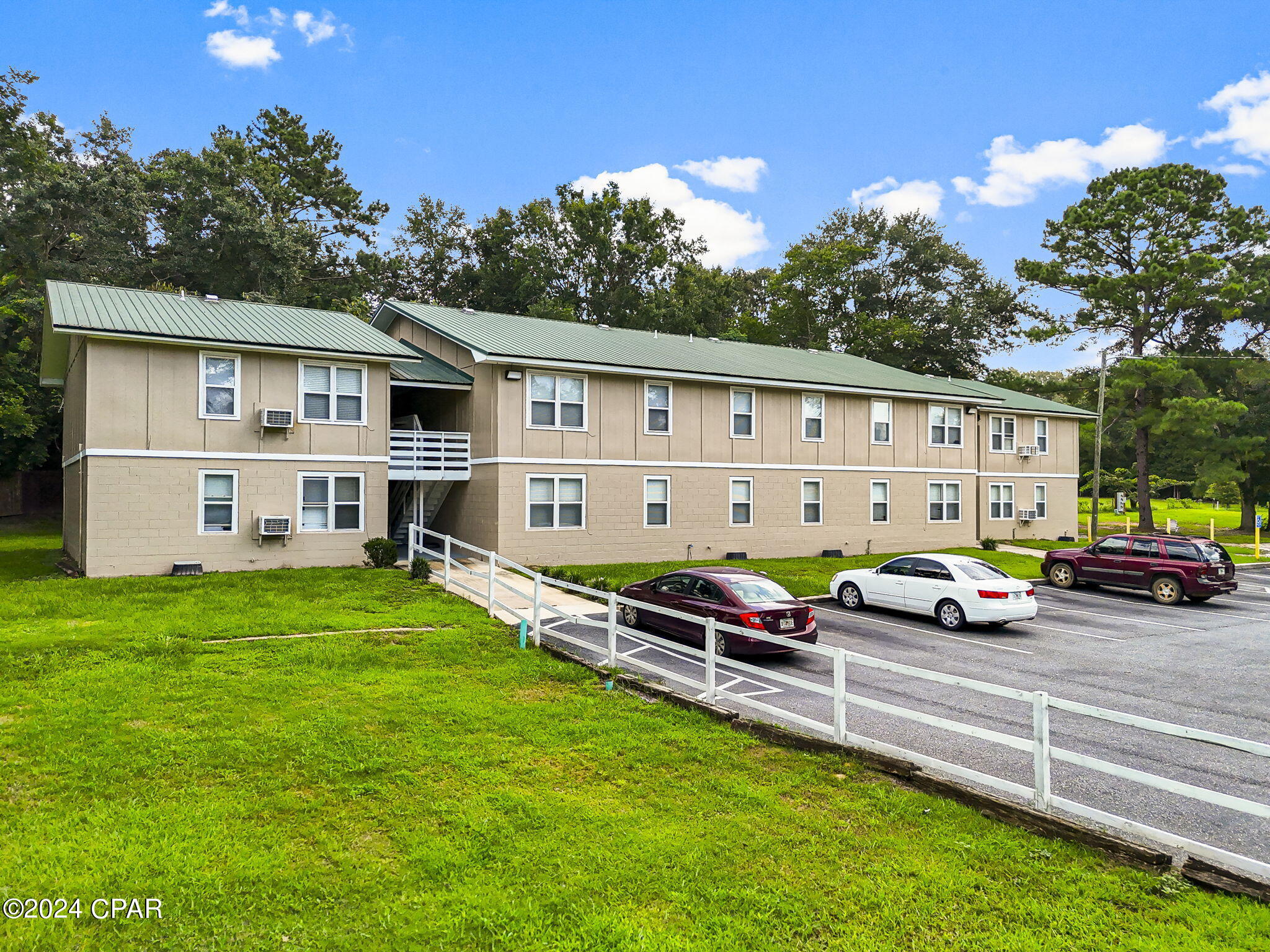 Image 2 For 872 Deerwood Lane