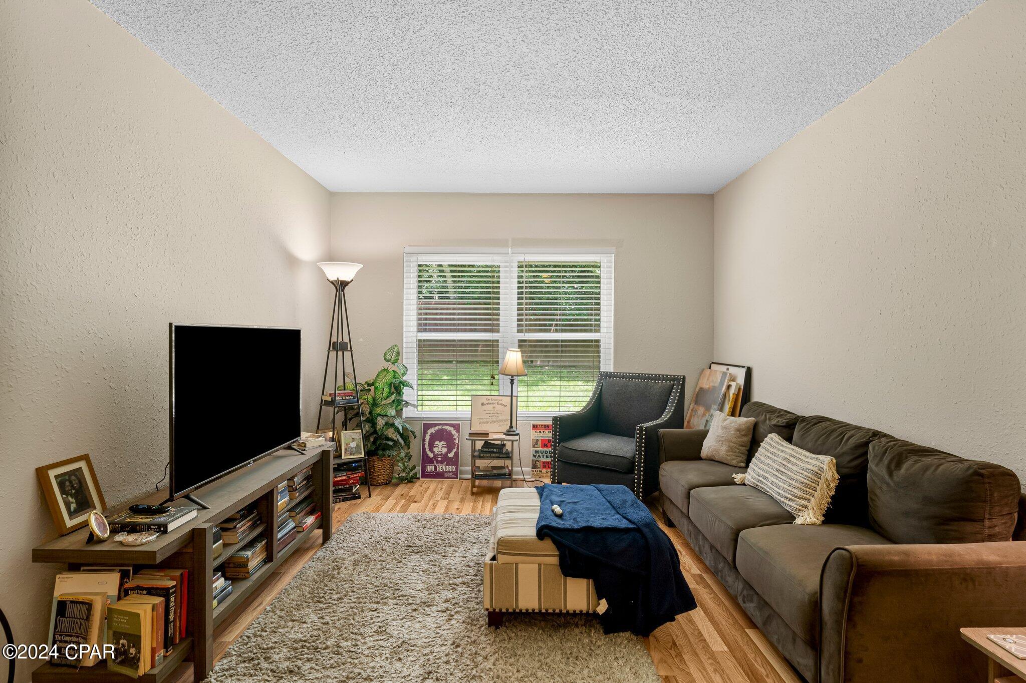 Image 5 For 872 Deerwood Lane