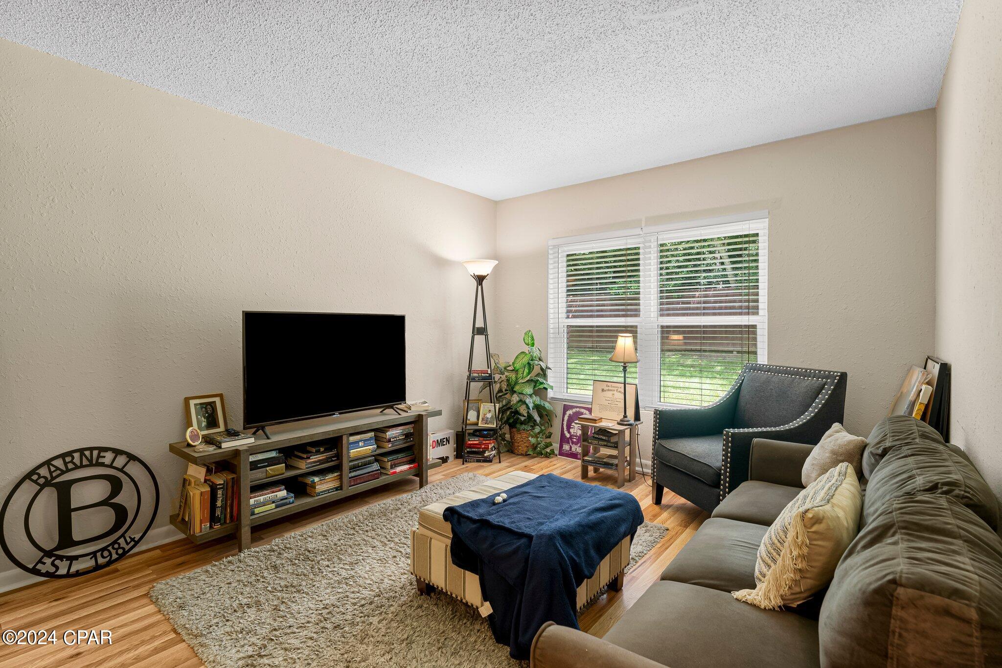 Image 6 For 872 Deerwood Lane