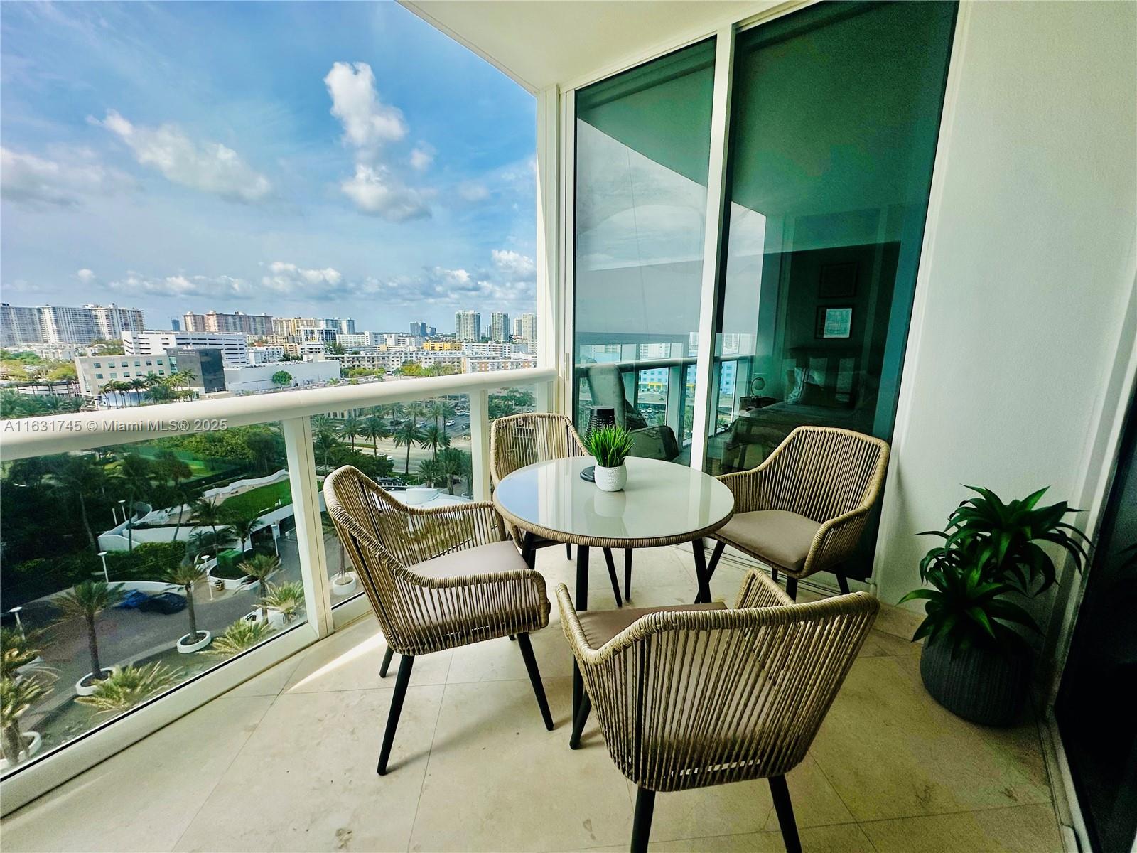 Apartamento para Alugar em Sunny Isles Beach, FL