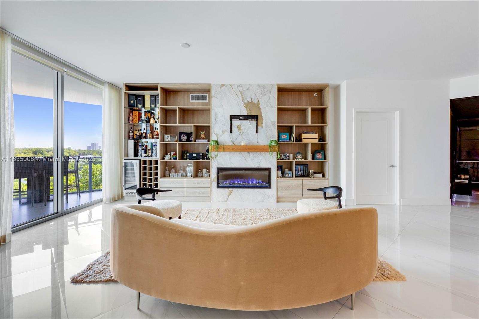 Condo for Sale in North Miami Beach, FL
