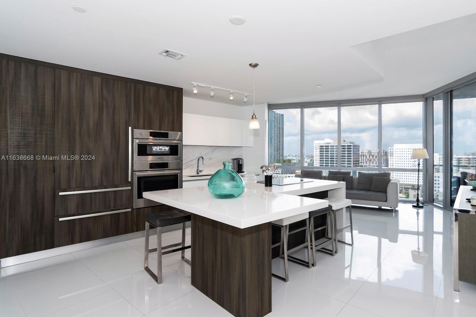 Condo for Sale in Miami, FL