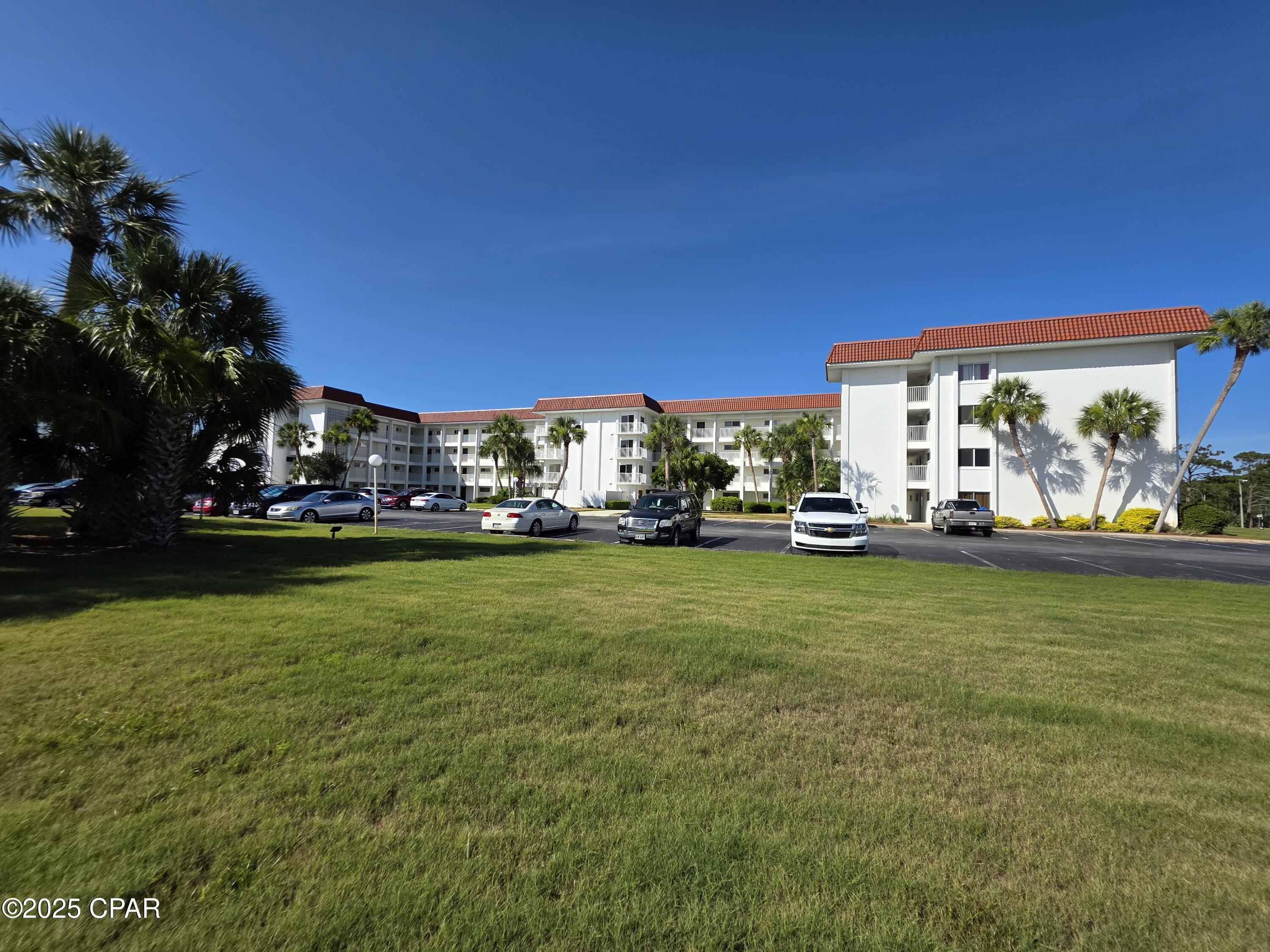 Image 3 For 112 Fairway Boulevard 107
