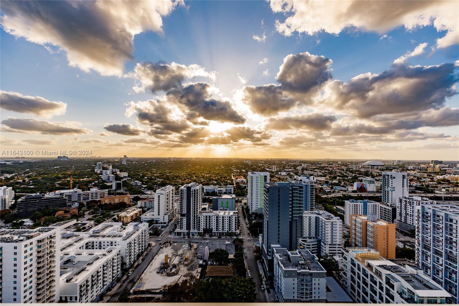 Condo for Sale in Miami, FL