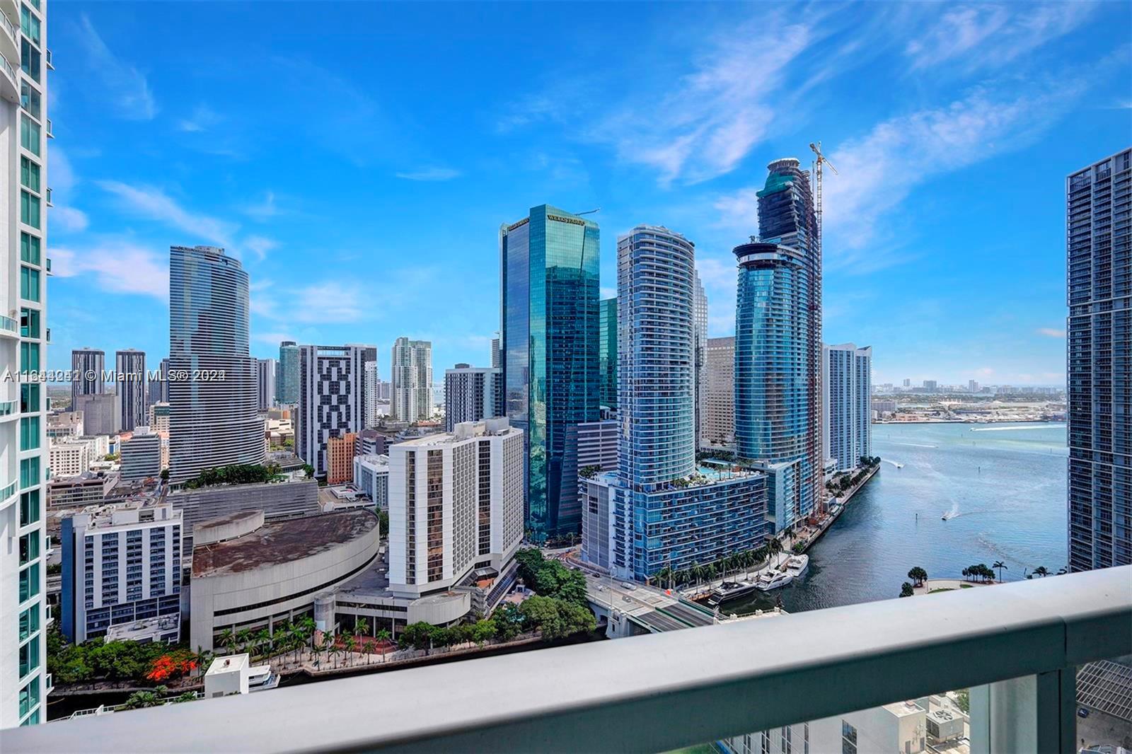 Condo for Sale in Miami, FL