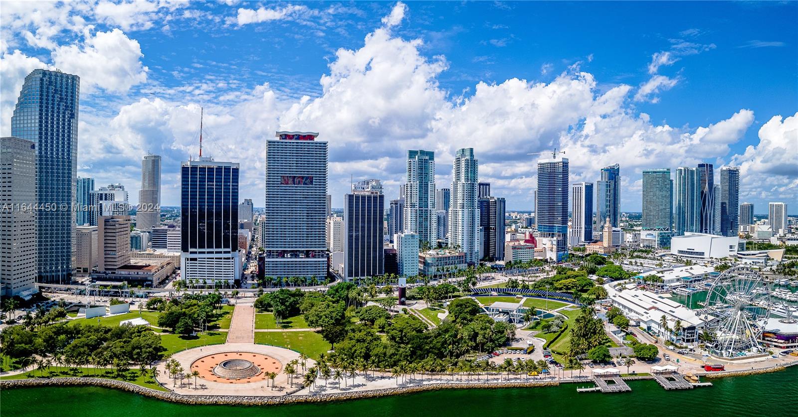 Apartamento à Venda em Miami, FL
