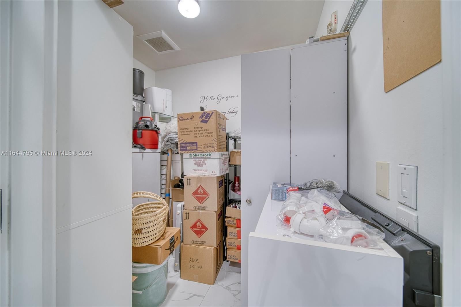 Full-Service Beauty Salon For Sale In Pinecrest