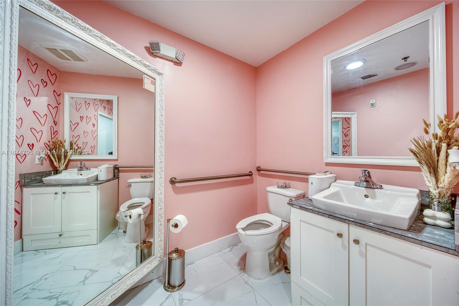 Full-Service Beauty Salon For Sale In Pinecrest