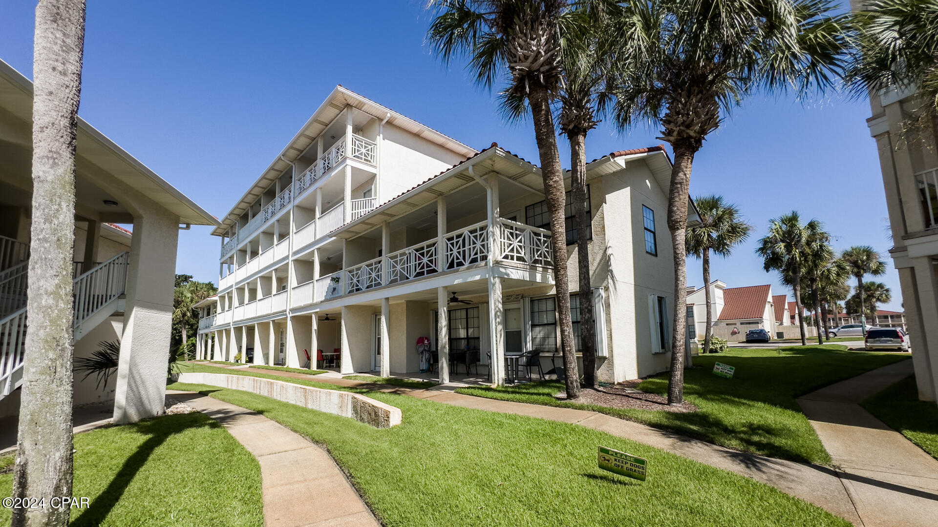 Image 32 For 17462 Front Beach Road 54103