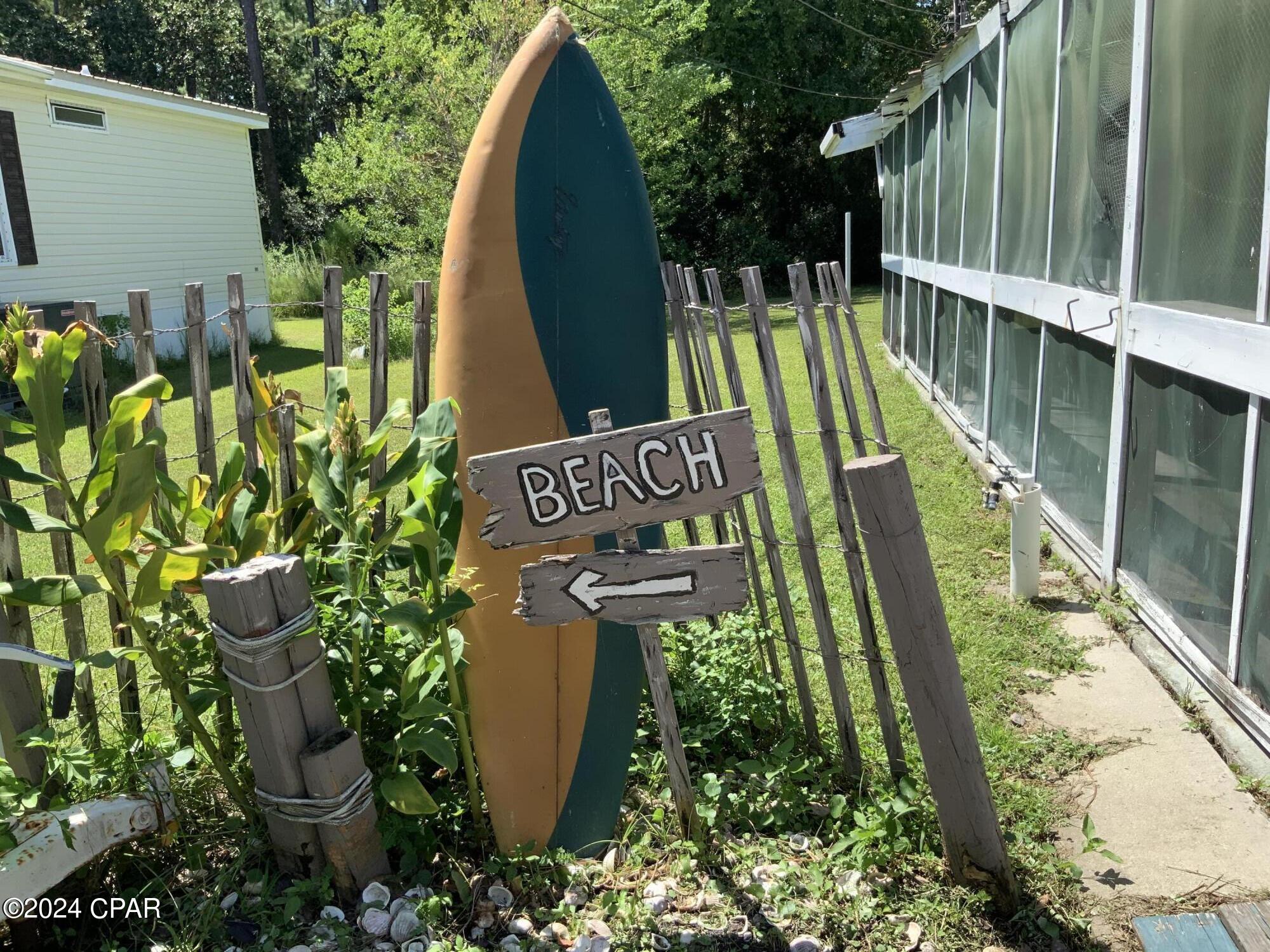 Image 13 For 7125 Beachwood Boulevard