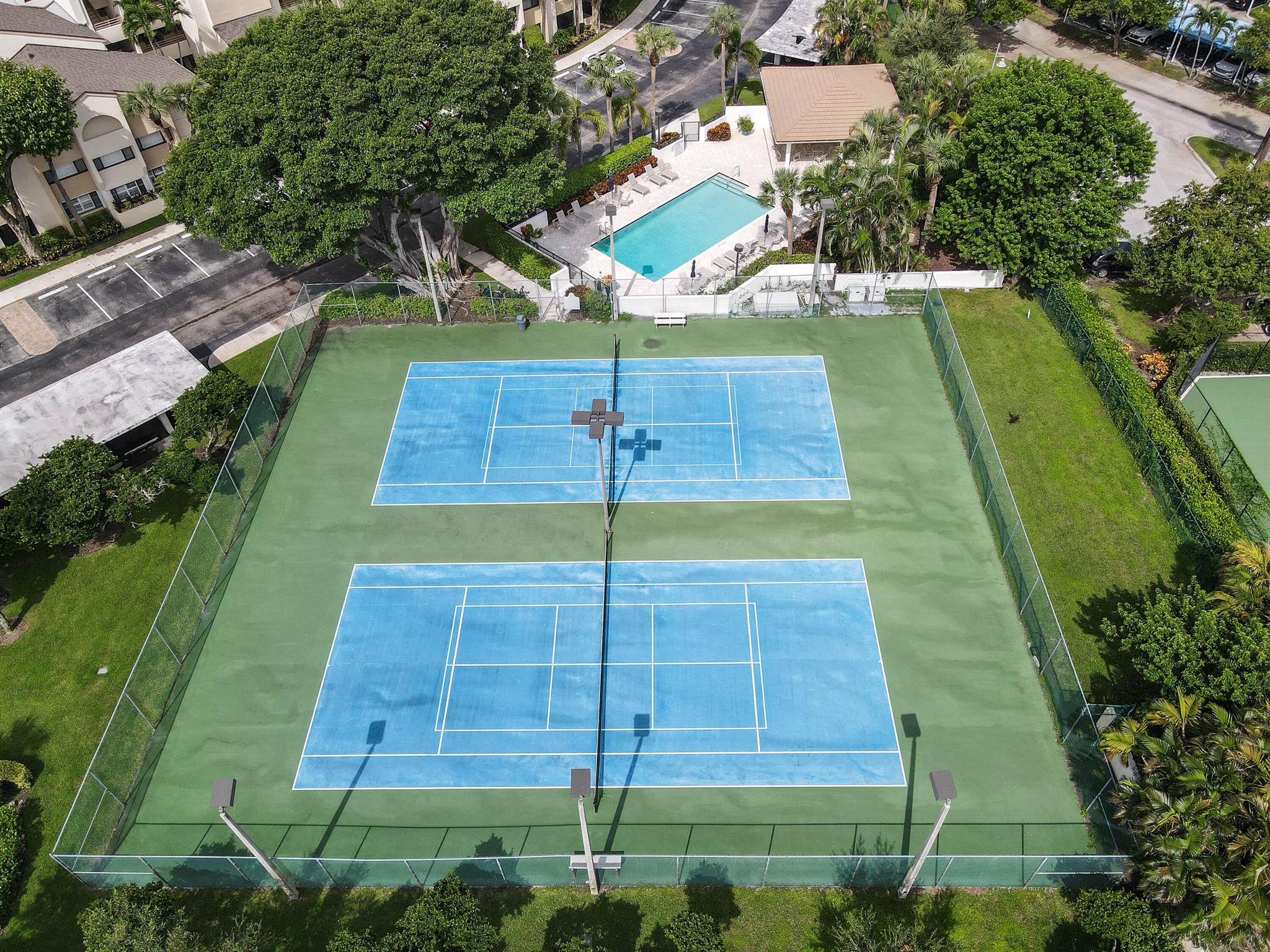 Image to showcase the property located at 311 Oak Harbour Drive 311