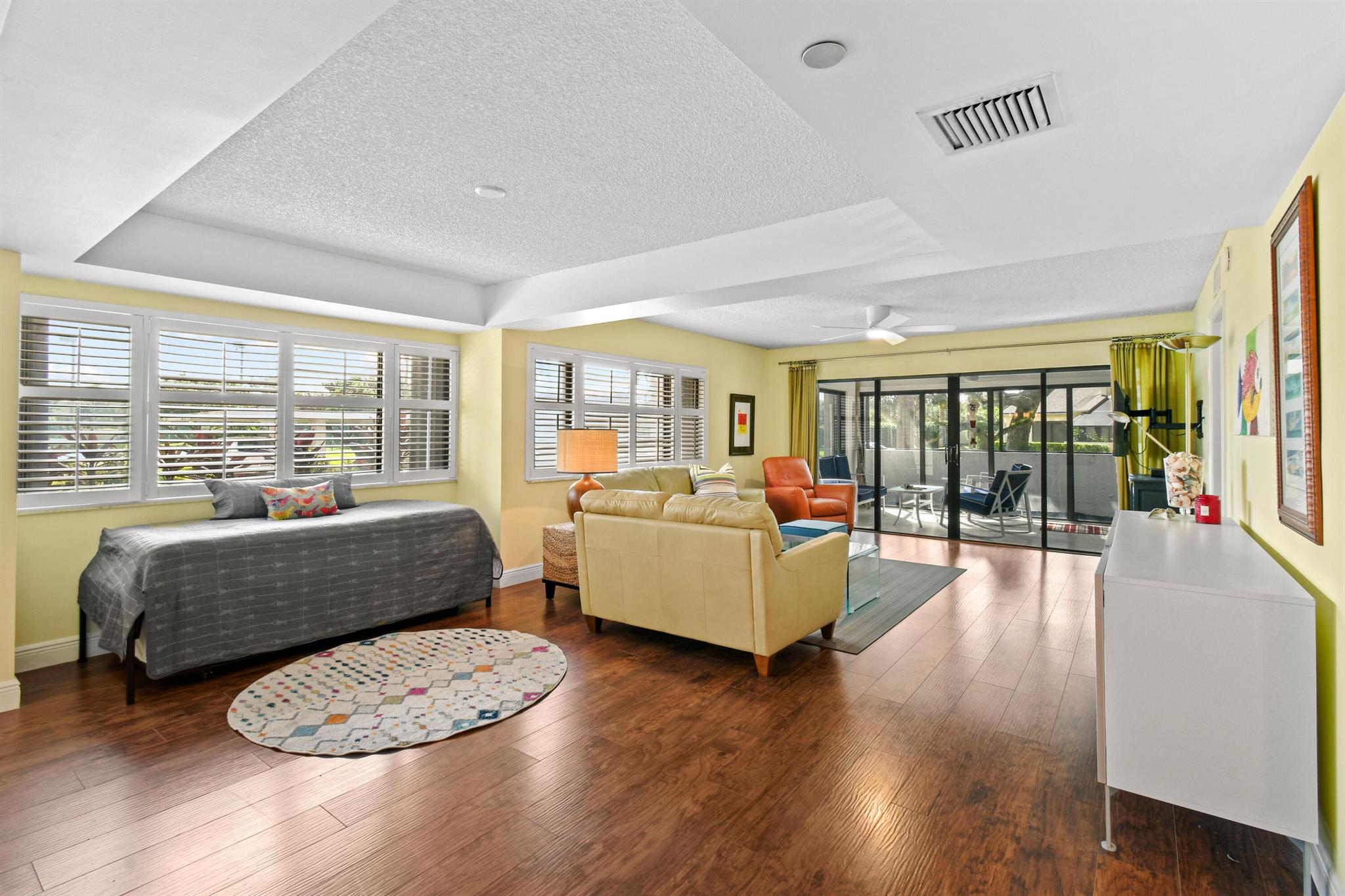 Image to showcase the property located at 311 Oak Harbour Drive 311