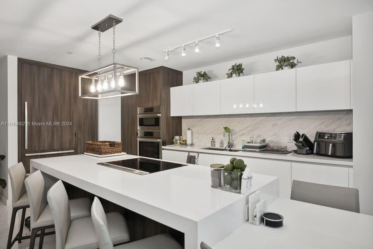 851 NE 1st Ave #1711, Miami FL 33132