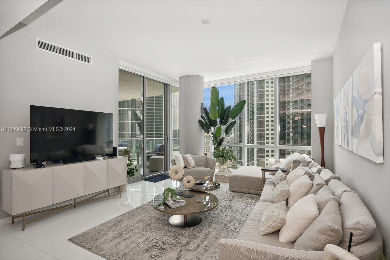851 NE 1st Ave #1711, Miami FL 33132