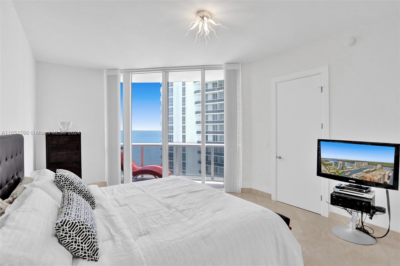 16001 Collins Ave #2806, Sunny Isles Beach FL 33160