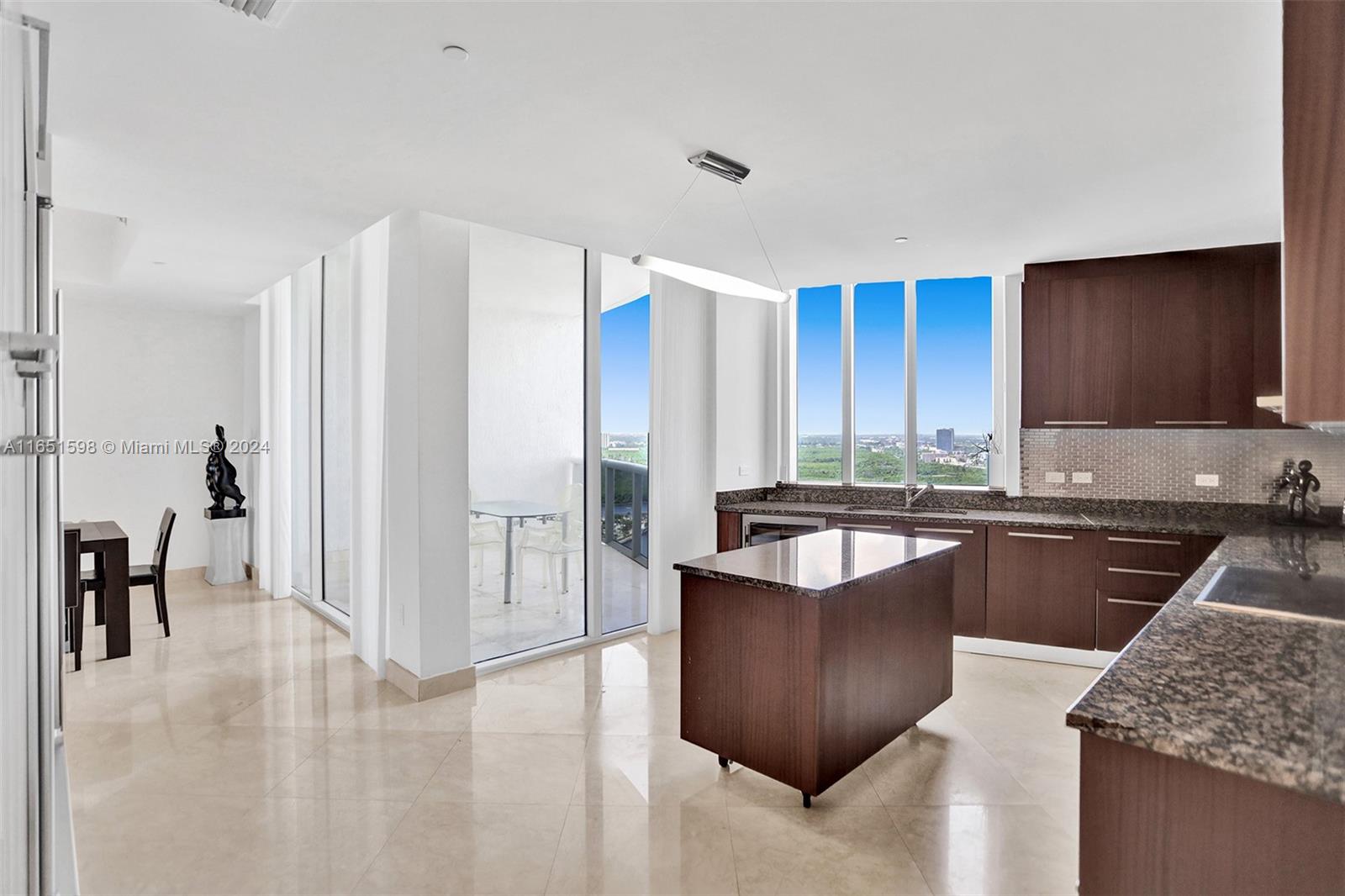 16001 Collins Ave #2806, Sunny Isles Beach FL 33160